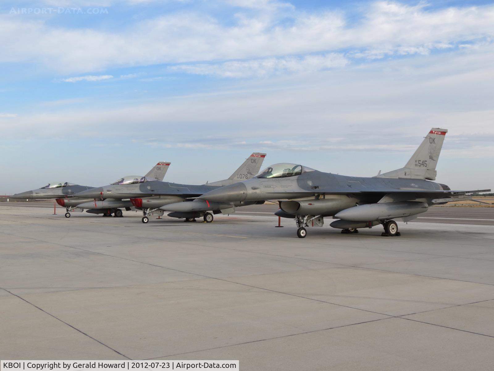 Boise Air Terminal/gowen Fld Airport (BOI) - Three F-16C visiting from the Oklahoma ANG.