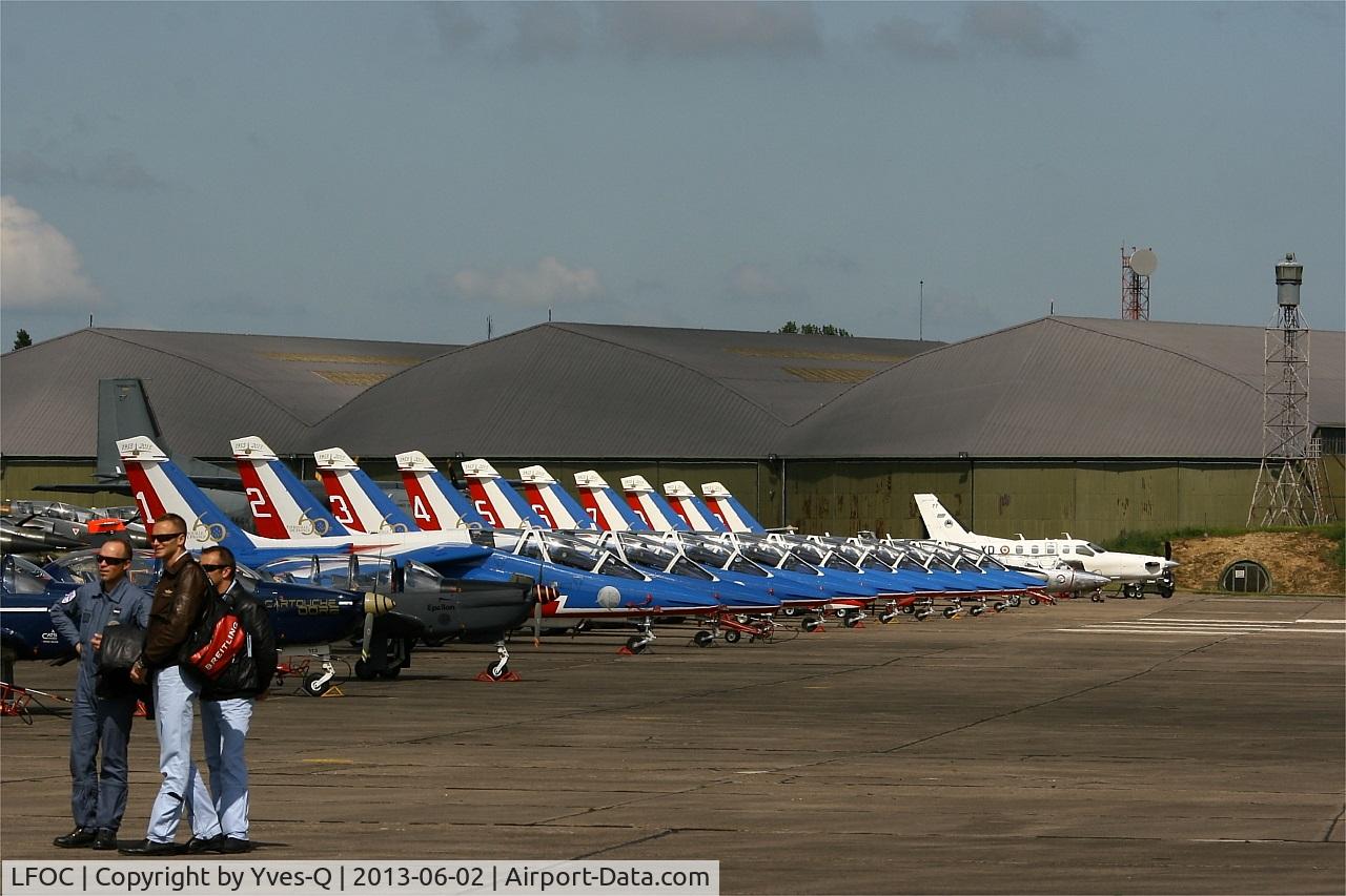 Châteaudun Airport, Châteaudun France (LFOC) - Flight line, Chateaudun air base 279 (LFOC)