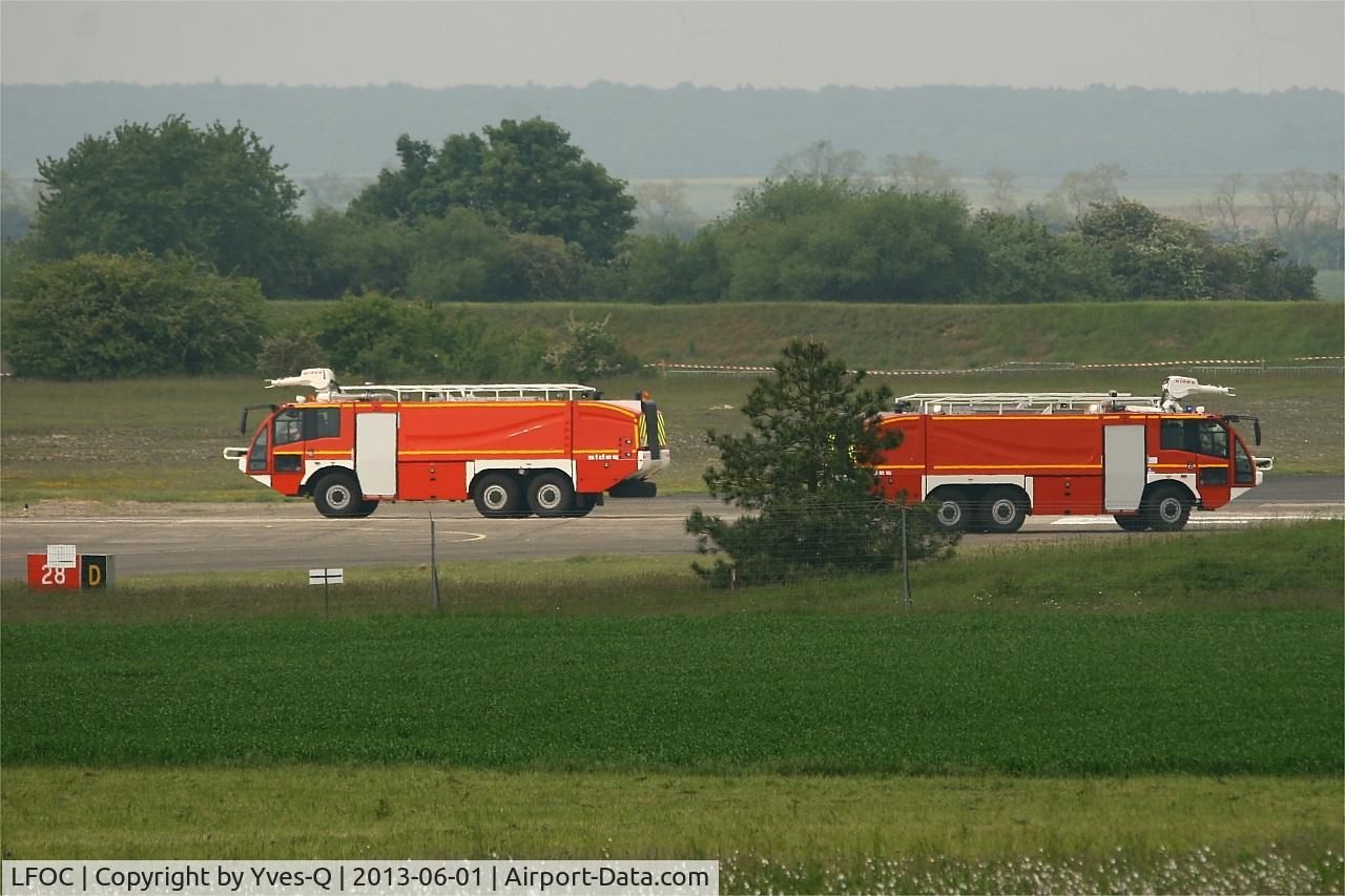 Châteaudun Airport, Châteaudun France (LFOC) - Runway control, Chateaudun air base 279 (LFOC)