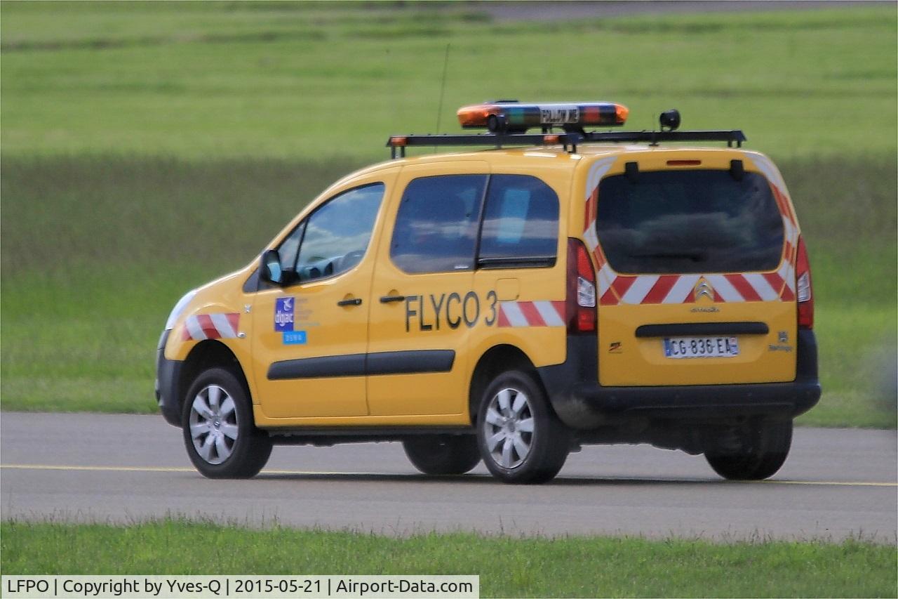 Paris Orly Airport, Orly (near Paris) France (LFPO) - Runway control, Paris-Orly airport (LFPO-ORY)