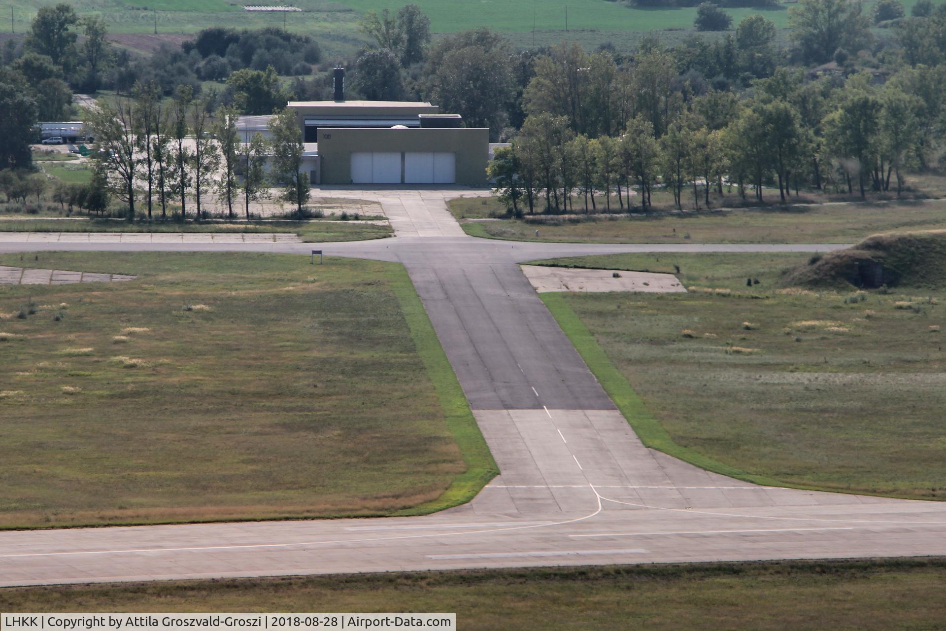 LHKK Airport - Kiskunlacháza Airport, Hungary