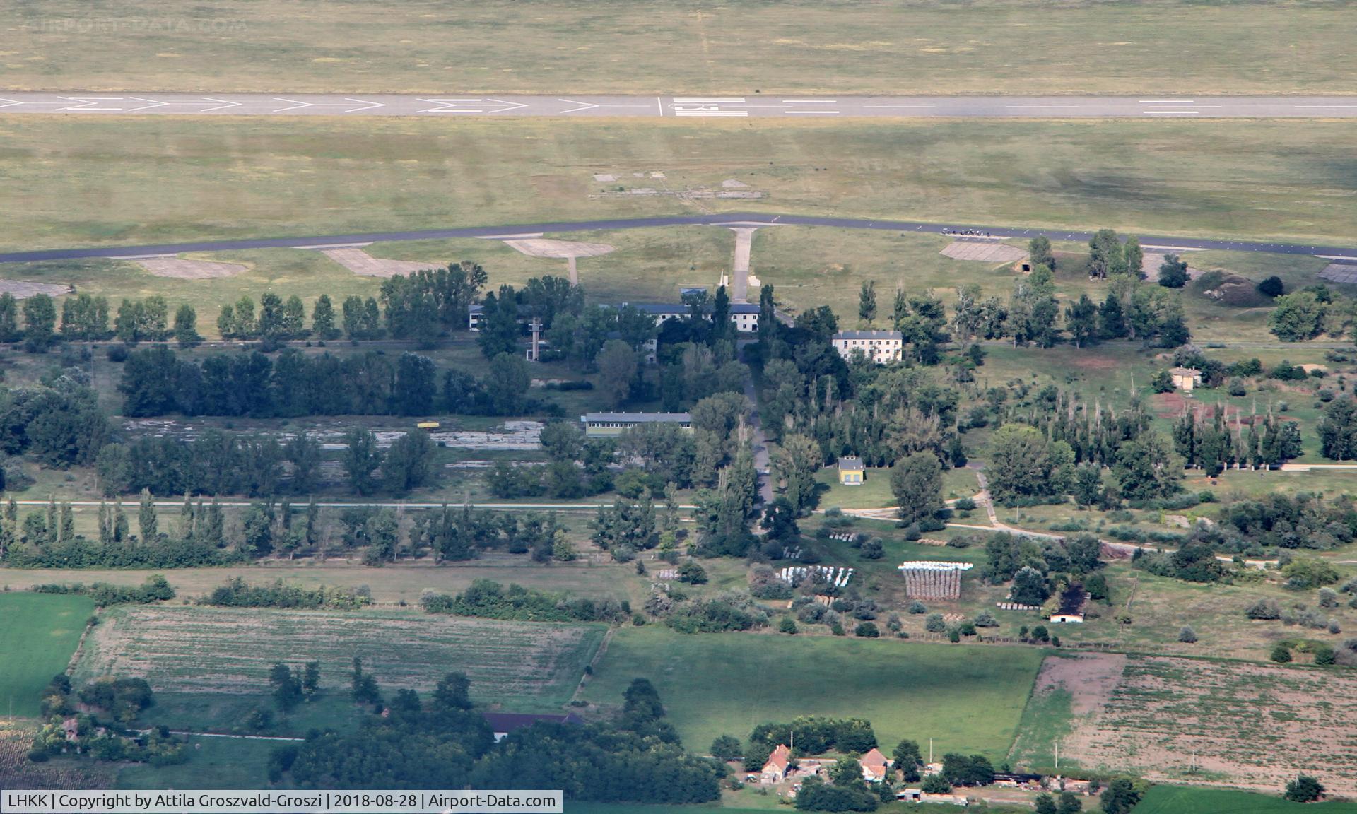 LHKK Airport - Kiskunlacháza Airport, Hungary