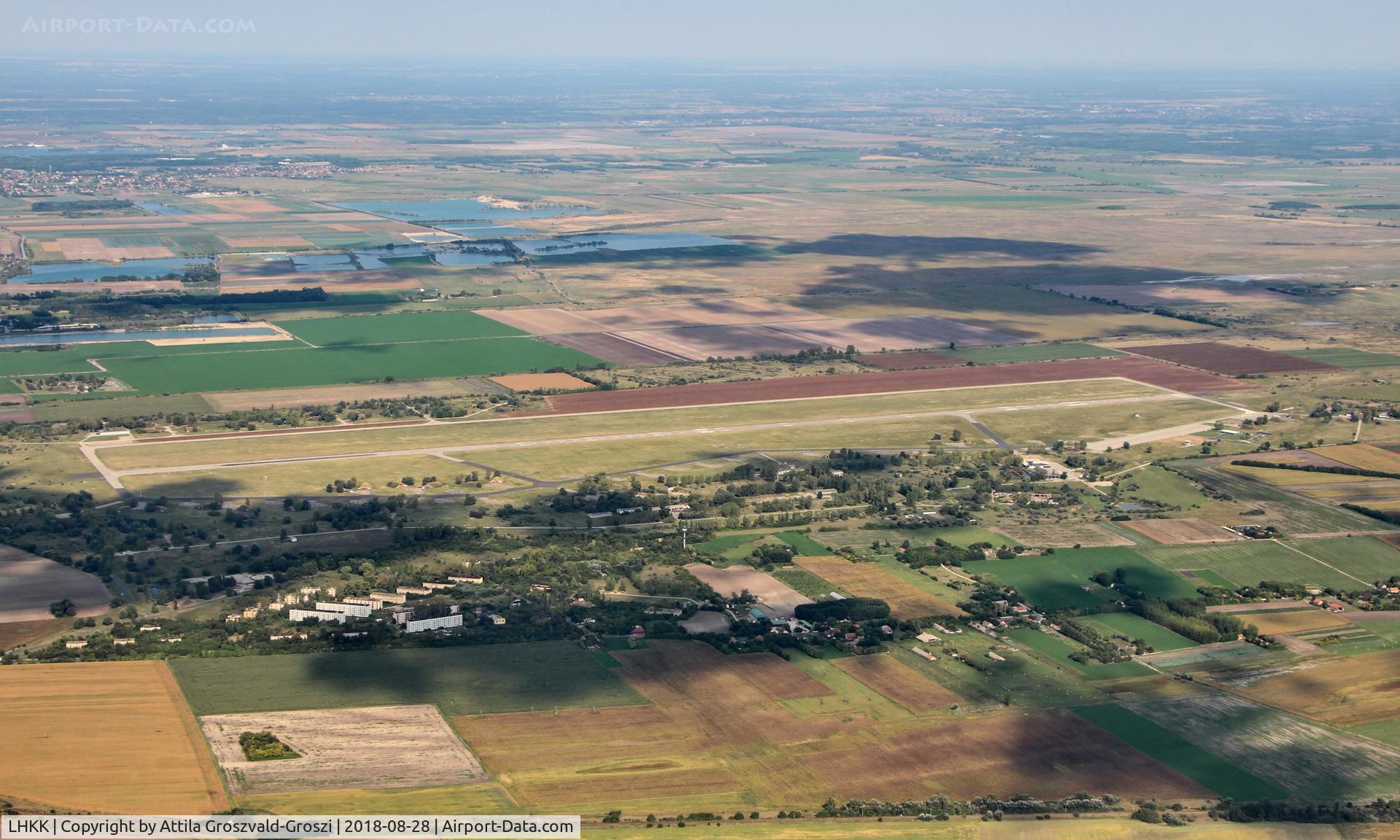 LHKK Airport - Kiskunlacháza Airport, Hungary