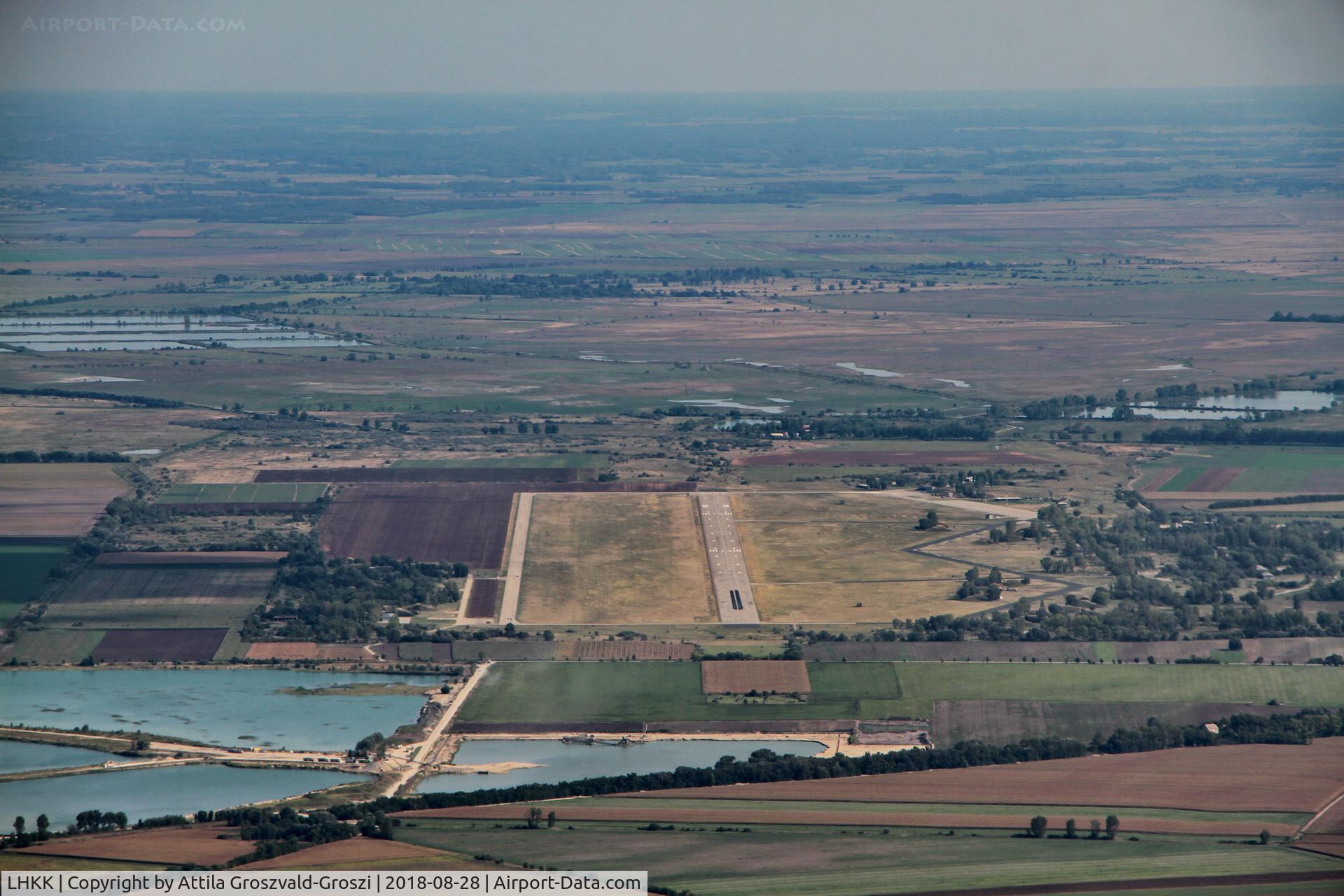 LHKK Airport - Kiskunlacháza Airport, Hungary