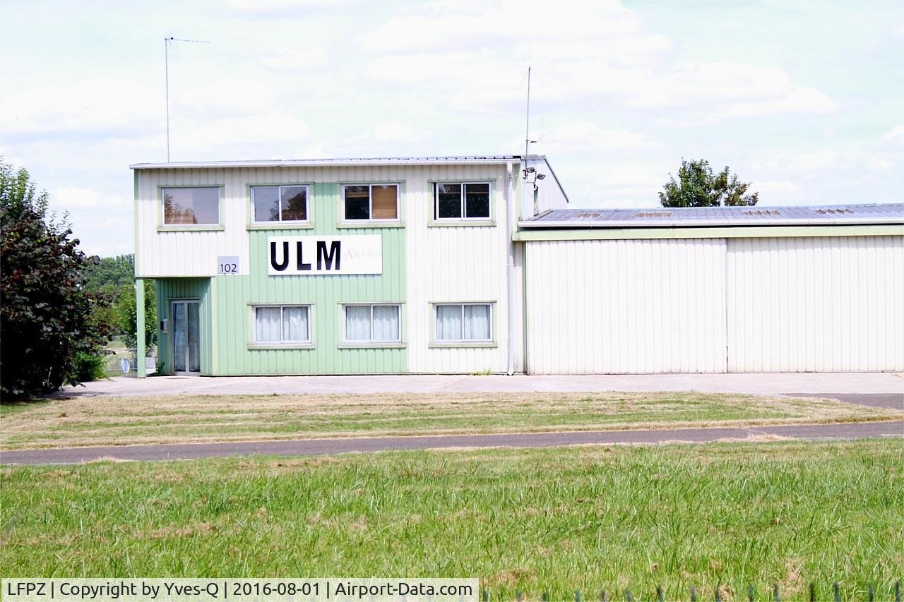 Saint-Cyr-l'École Airport, Saint-Cyr-l'École France (LFPZ) - St Cyr l'Ecole airfield (LFPZ-XZB)