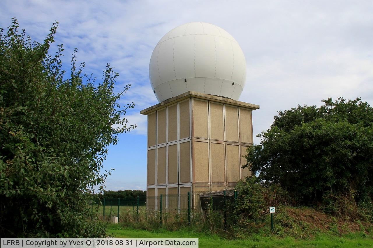 Brest Bretagne Airport, Brest France (LFRB) - Weather radar, Brest-Bretagne airport (LFRB-BES)
