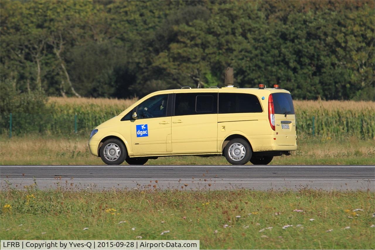 Brest Bretagne Airport, Brest France (LFRB) - ILS calibration rwy 07R-25L, Brest-Bretagne airport (LFRB-BES)