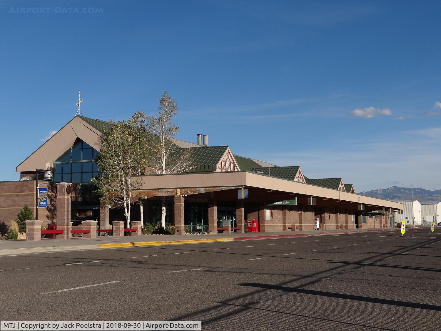Montrose Regional Airport (MTJ) - Passenger terminal Montrose Rgnl airport CO