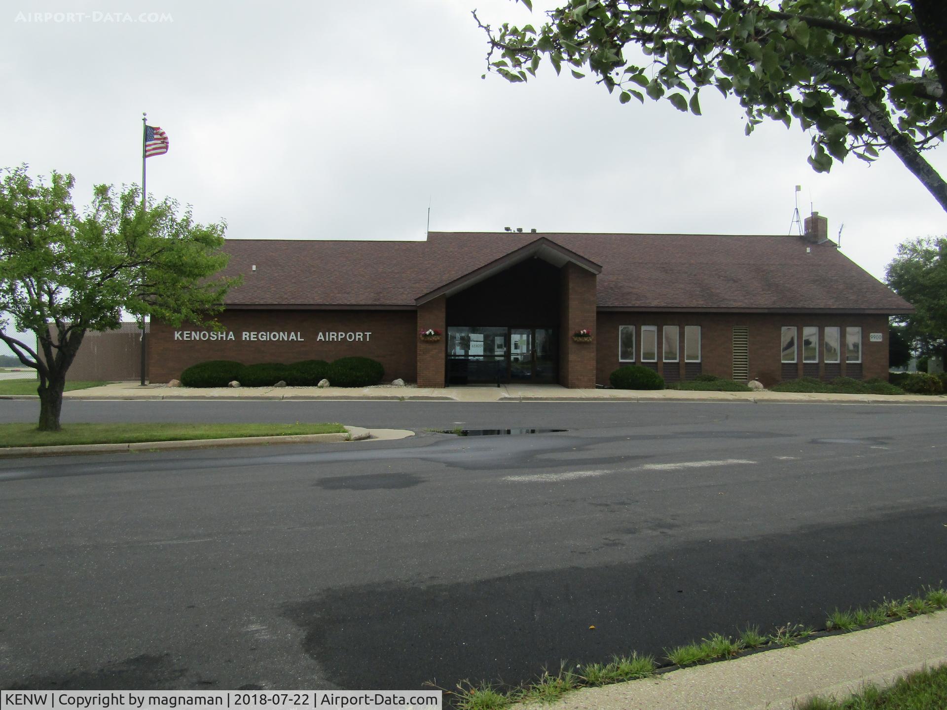 Kenosha Regional Airport (ENW) - terminal building