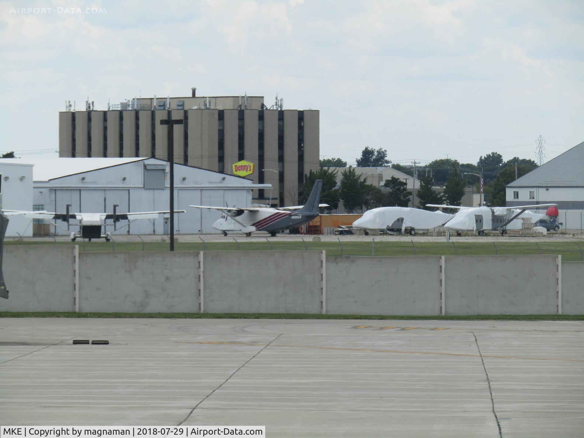 General Mitchell International Airport (MKE) - shorts in store