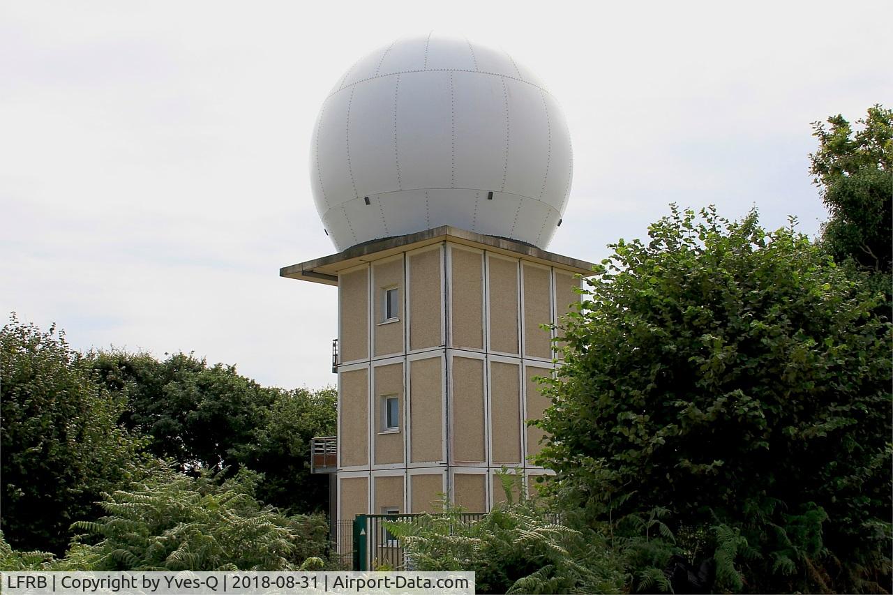 Brest Bretagne Airport, Brest France (LFRB) - Weather radar, Brest-Bretagne airport (LFRB-BES)