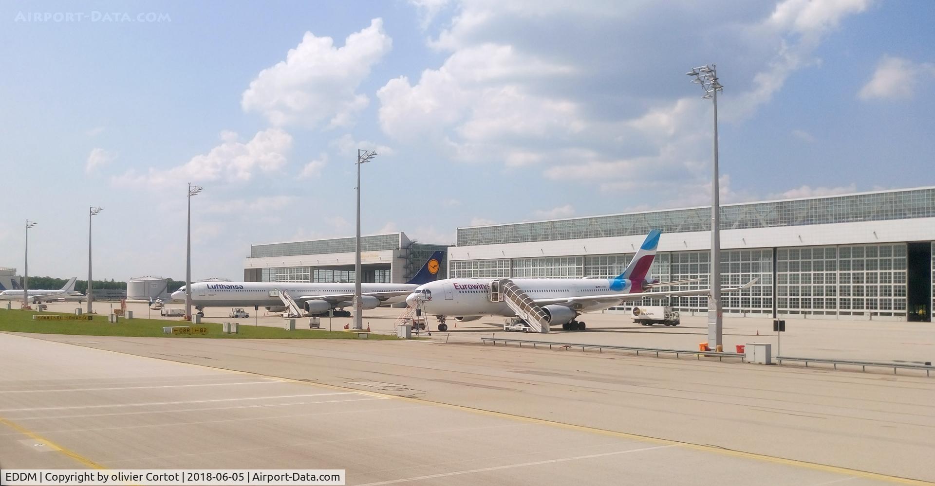 Munich International Airport (Franz Josef Strauß International Airport), Munich Germany (EDDM) - nice, clean and modern, so german !