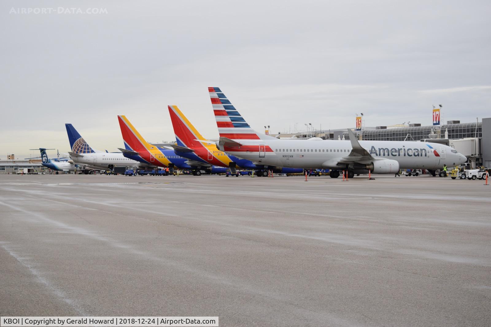 Boise Air Terminal/gowen Fld Airport (BOI) - Mid day flights in on south side of Concourse B.