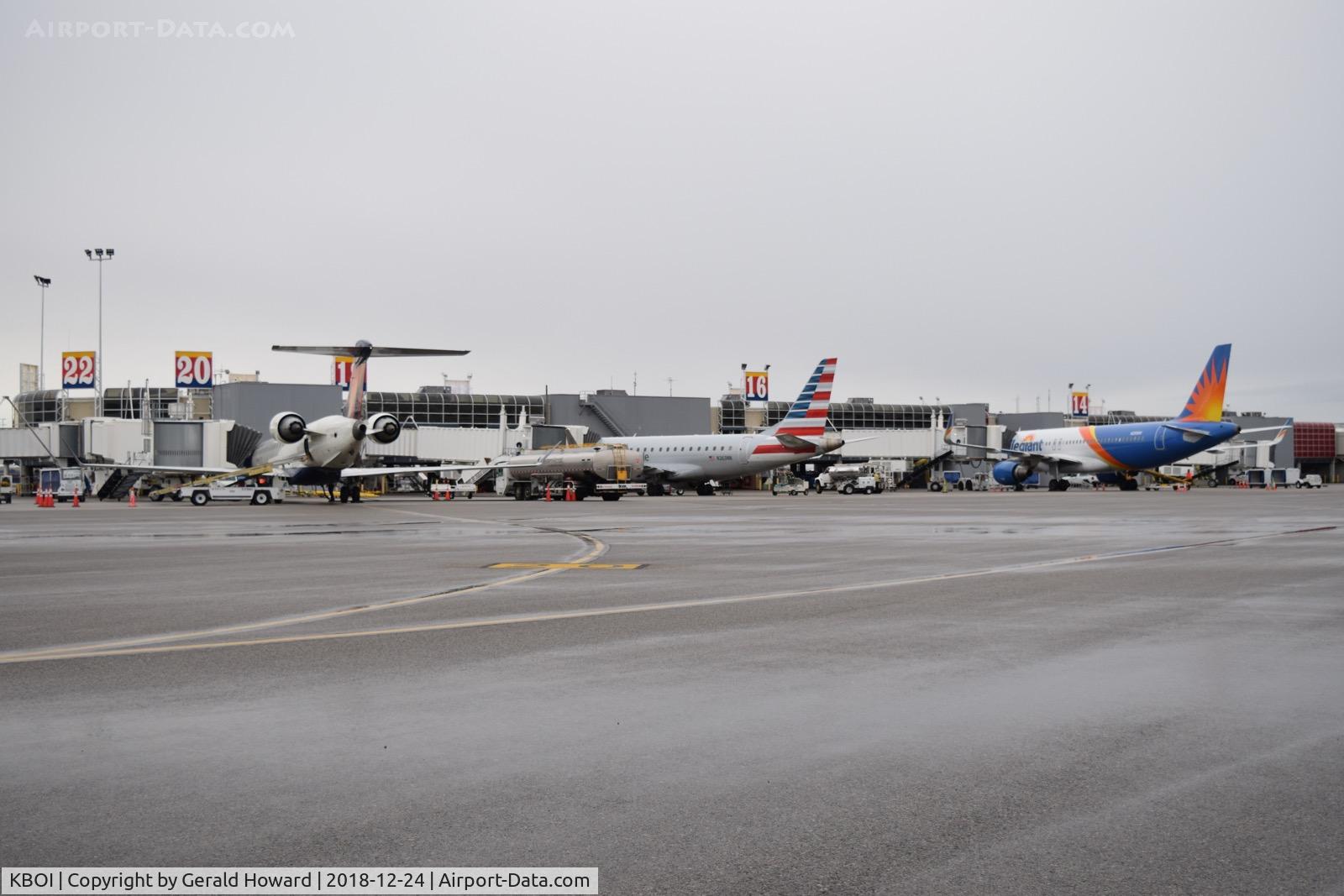 Boise Air Terminal/gowen Fld Airport (BOI) - Mid day flights in on north side of Concourse B.