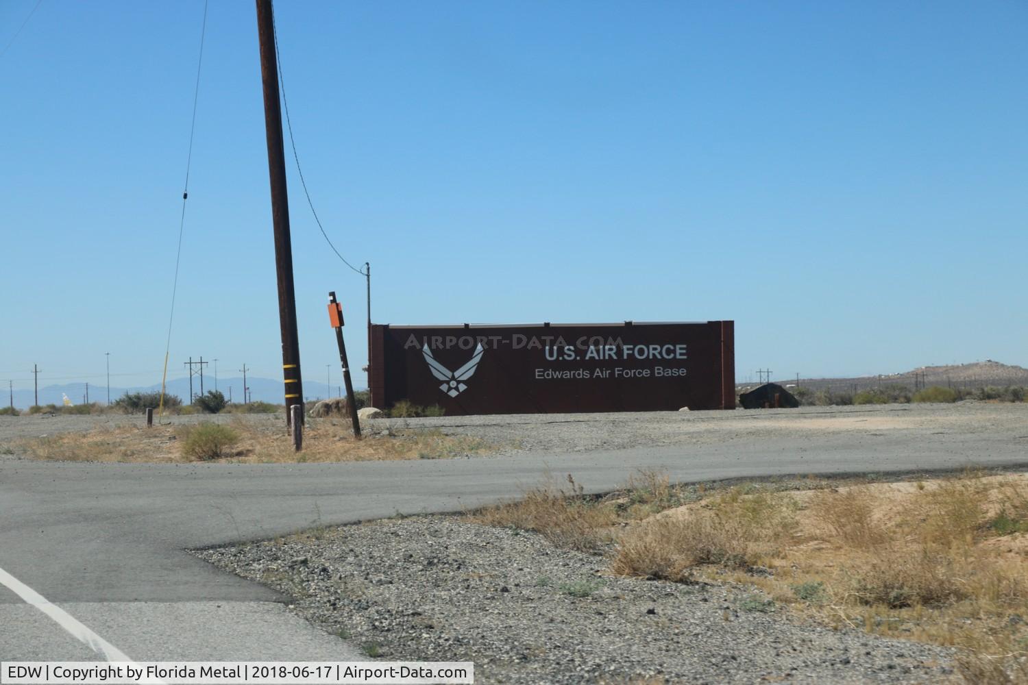 Edwards Afb Airport (EDW) - Edwards AFB