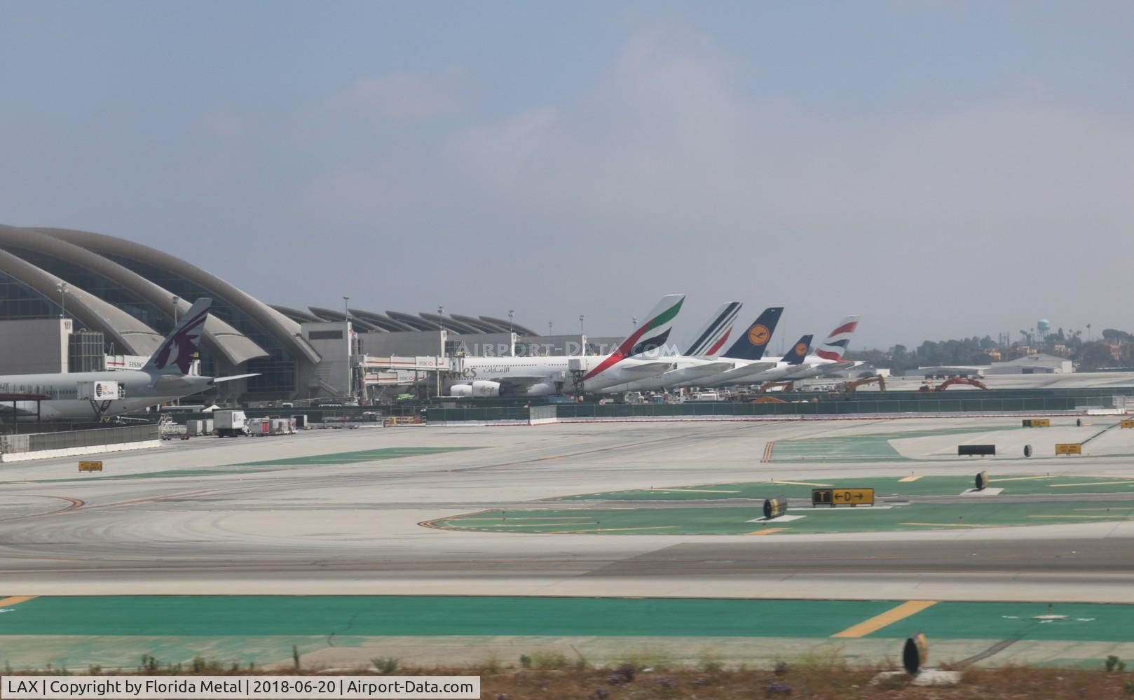 Los Angeles International Airport (LAX) - Departing LAX