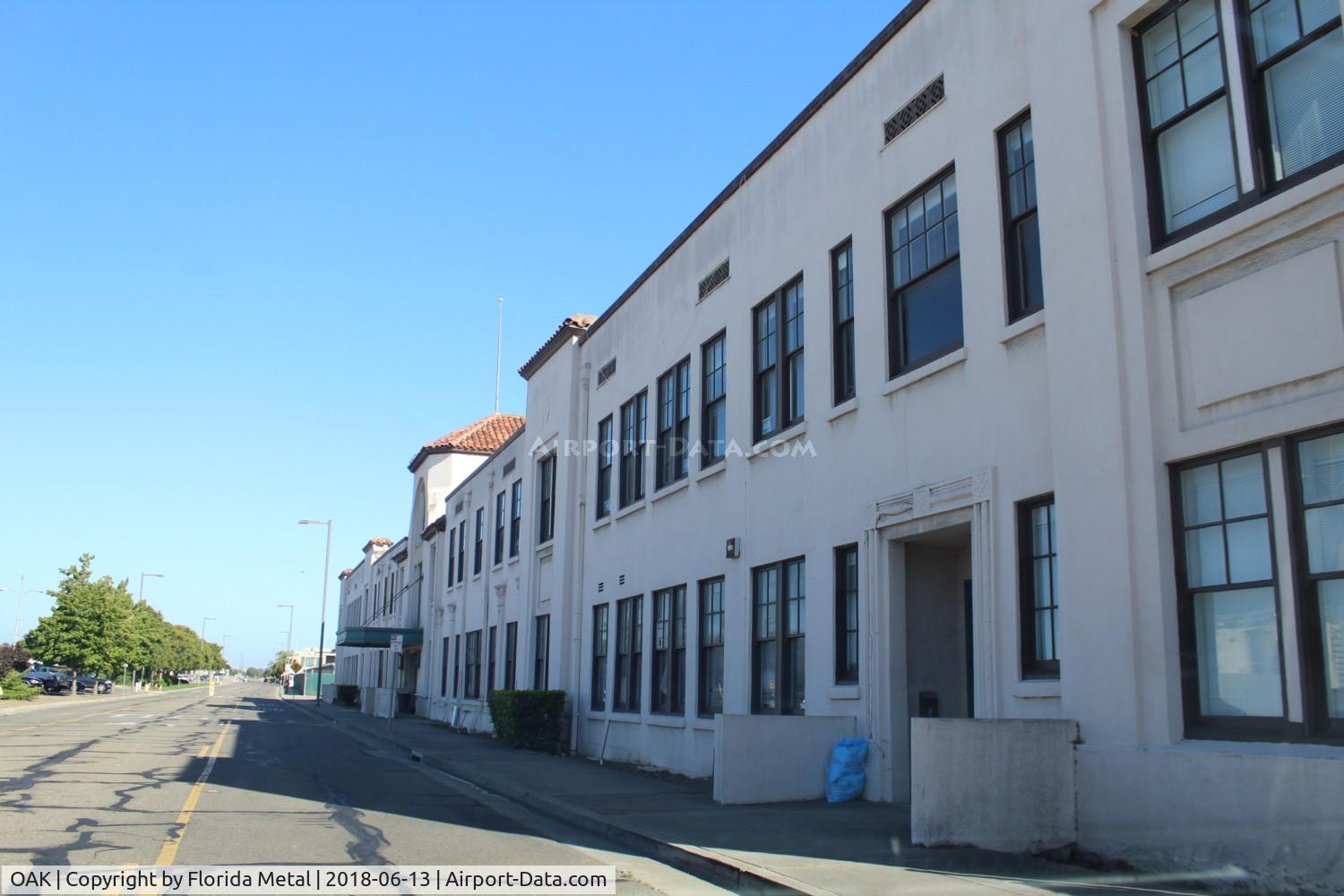 Metropolitan Oakland International Airport (OAK) - Oakland Intl