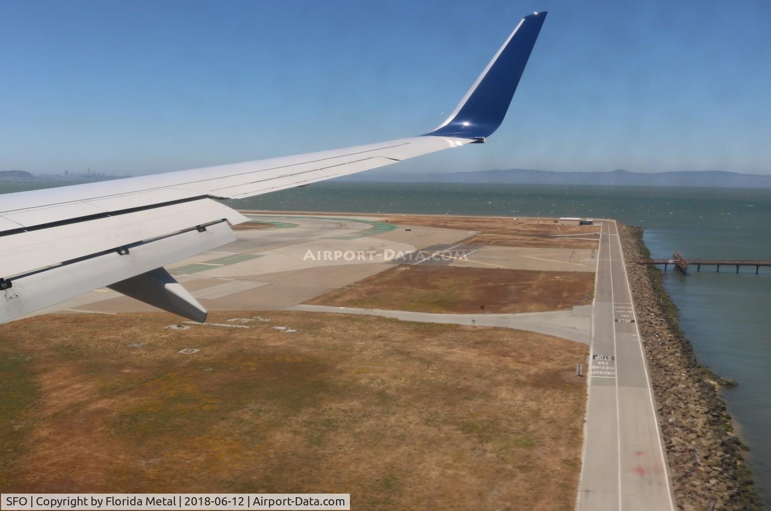 San Francisco International Airport (SFO) - Landing at San Francisco