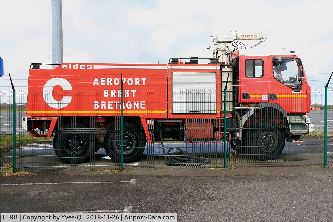 Brest Bretagne Airport, Brest France (LFRB) - Fire truck, Brest-Bretagne airport (LFRB-BES)