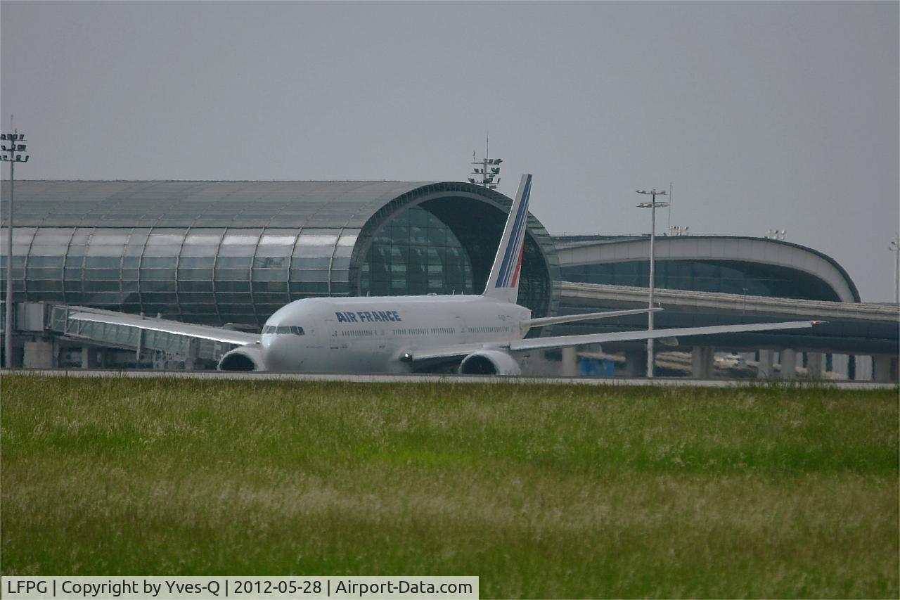 Paris Charles de Gaulle Airport (Roissy Airport), Paris France (LFPG) - 2E terminal - Hall K, Roissy Charles De Gaulle Airport (LFPG-CDG)