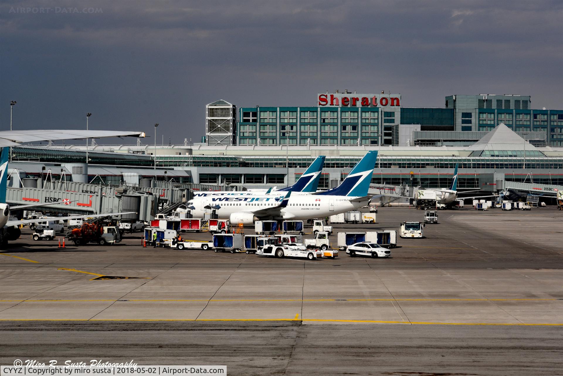 Toronto Pearson International Airport (Toronto/Lester B. Pearson International Airport, Pearson Airport), Toronto, Ontario Canada (CYYZ) - Toronto Pearson International Airport