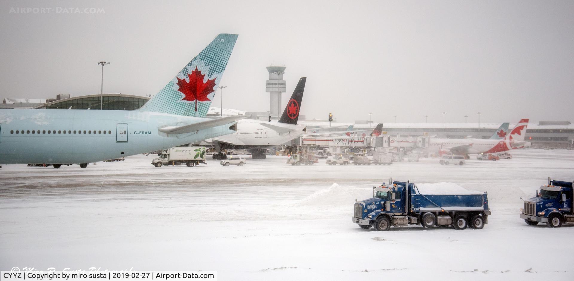 Toronto Pearson International Airport (Toronto/Lester B. Pearson International Airport, Pearson Airport), Toronto, Ontario Canada (CYYZ) - Toronto Pearson International Airport, winter activities.