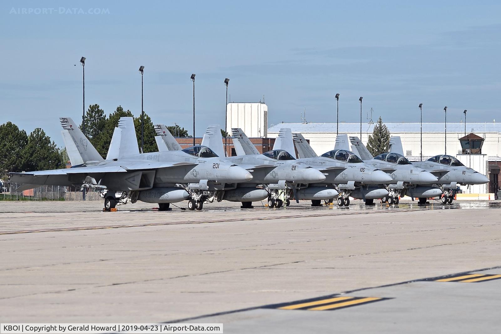 Boise Air Terminal/gowen Fld Airport (BOI) - F/A-18Es and Fs from NAS Oceana at BOI for a week to fly with A-10Cs with the Idaho ANG. VFA-32, VFA-83 and VFA-105.
