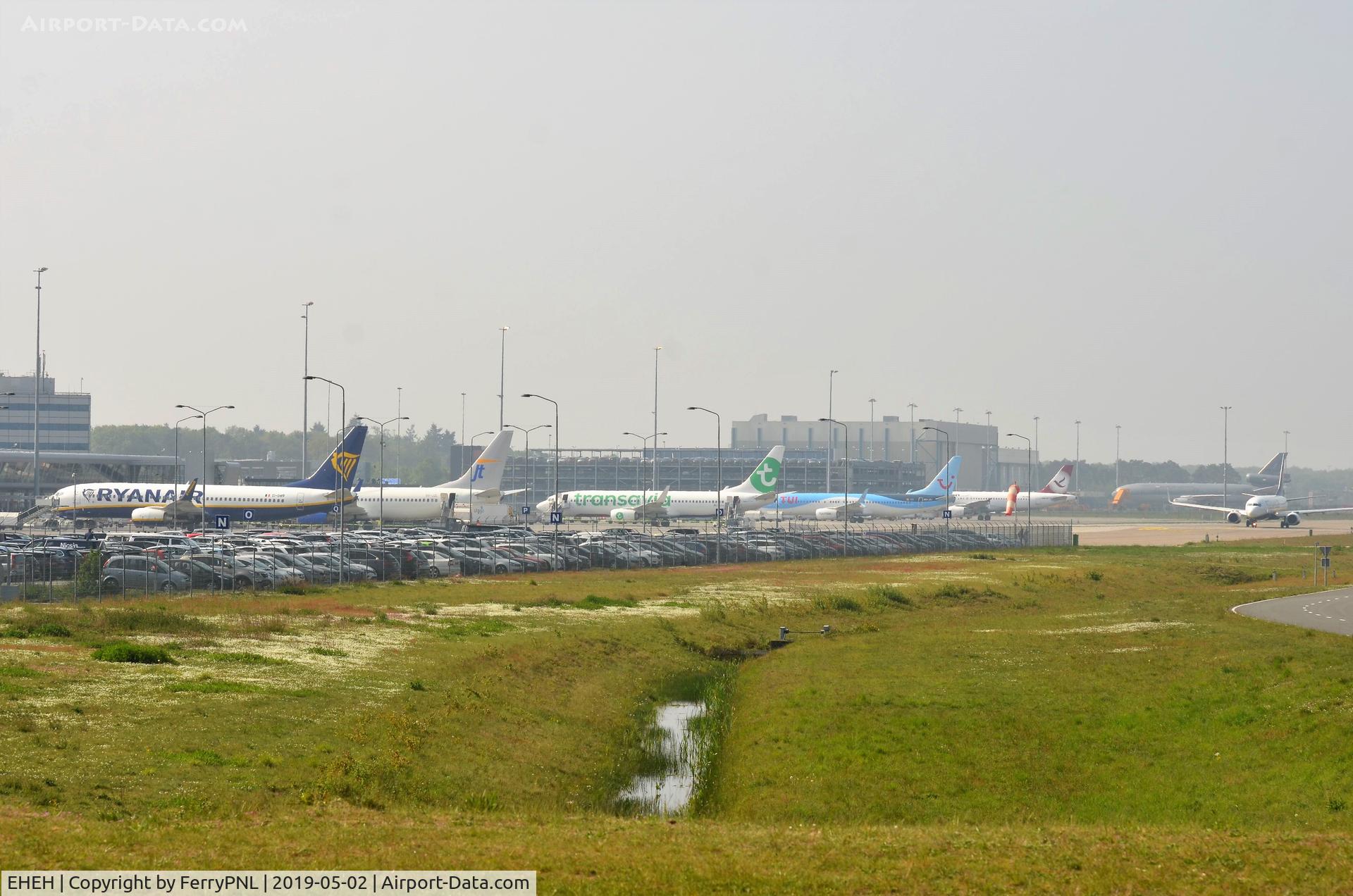 Eindhoven Airport, Eindhoven Netherlands (EHEH) - Overview of the EIN terminal and apron.