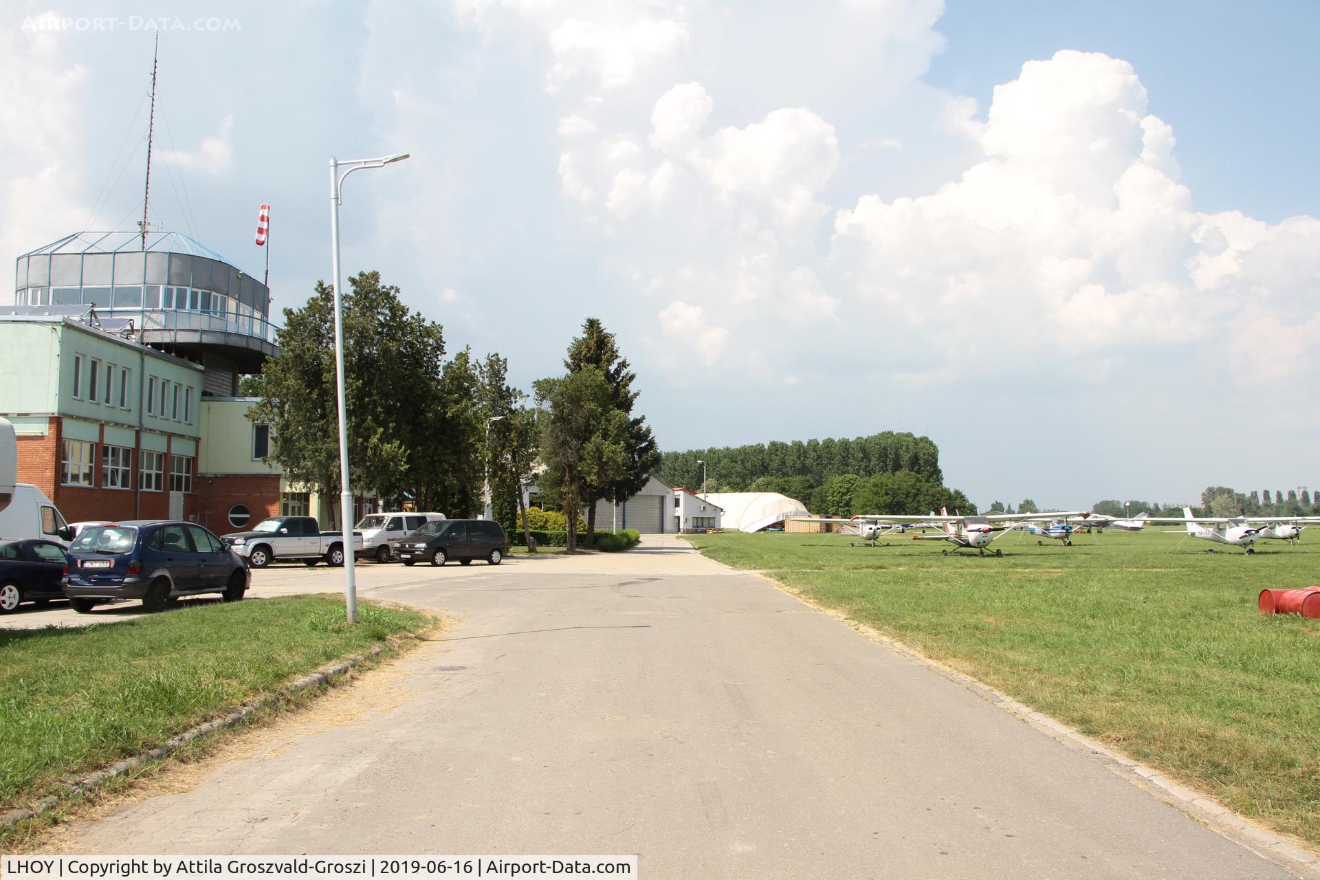 ?csény Airport, ?csény Hungary (LHOY) - LHOY - Öcsény Airport, Hungary