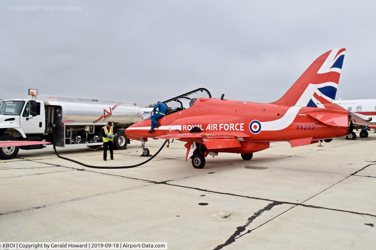 Boise Air Terminal/gowen Fld Airport (BOI) - Aircraft refueled while the pilots take a break.
