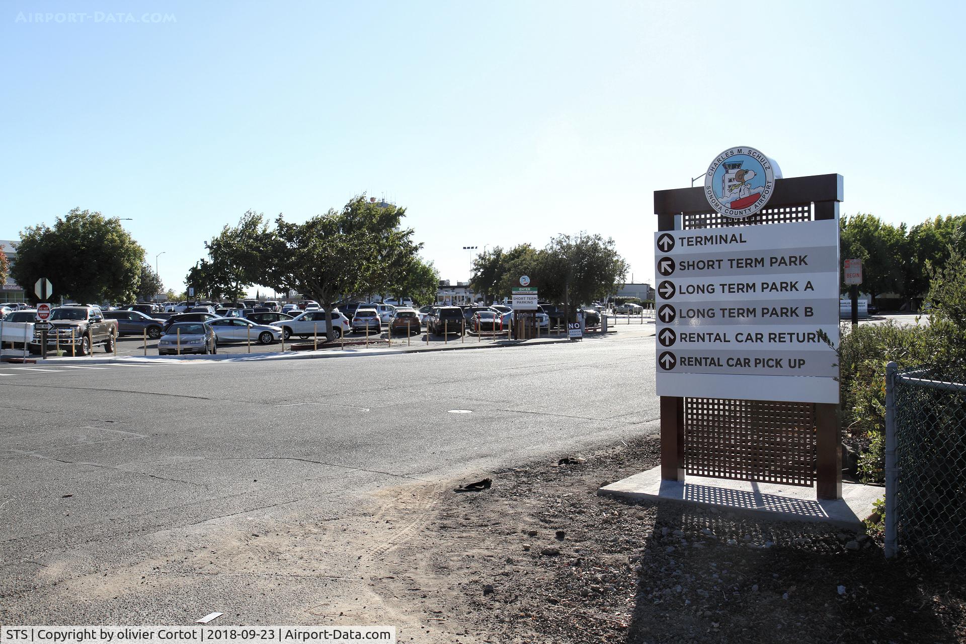 Charles M. Schulz - Sonoma County Airport (STS) - the airport entry