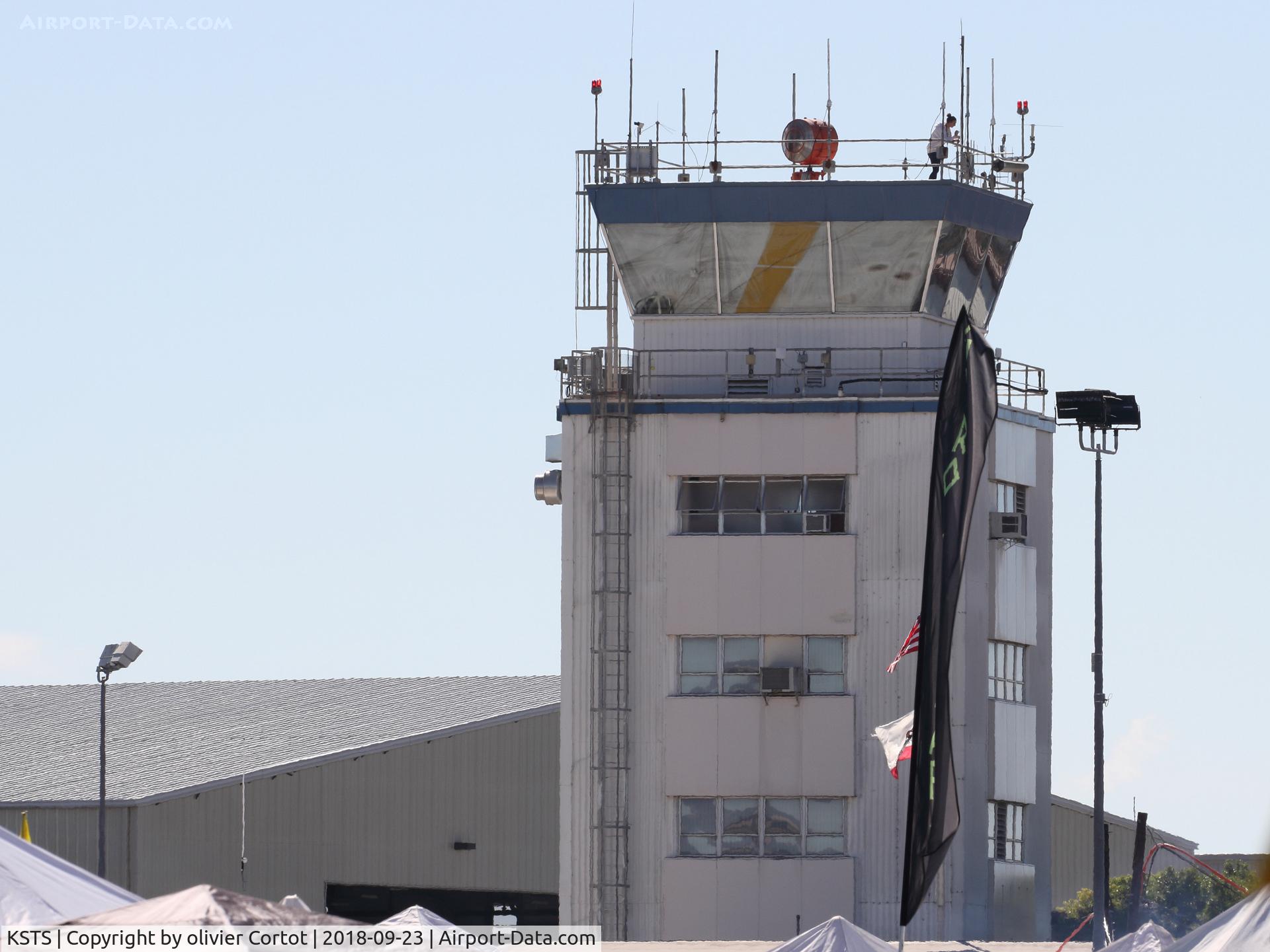 Charles M. Schulz - Sonoma County Airport (STS) - the control tower