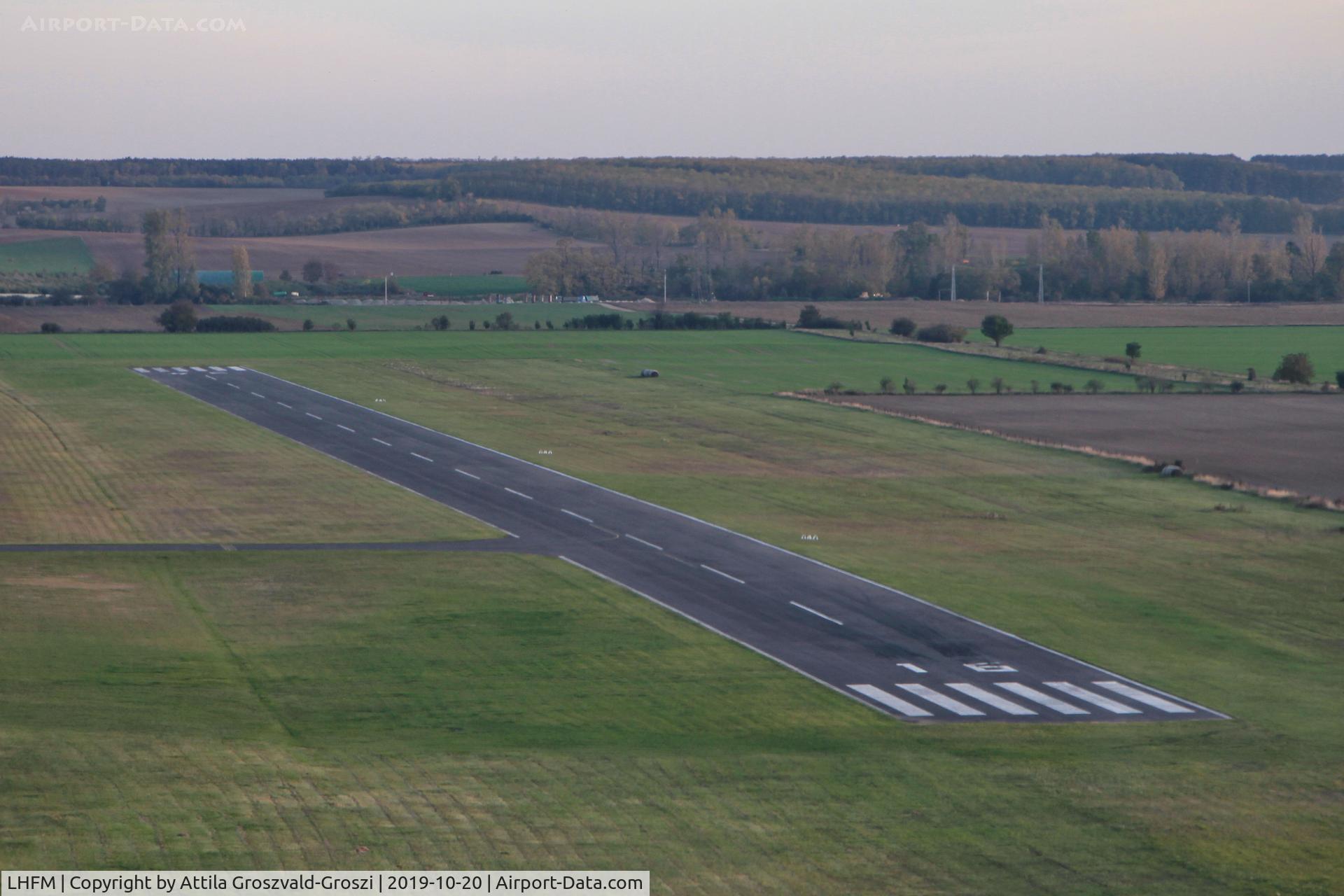 Fert?szentmiklós Airport, Fert?szentmiklós Hungary (LHFM) - LHFM - Fertöszentmiklós, Meidl Airport, Hungary