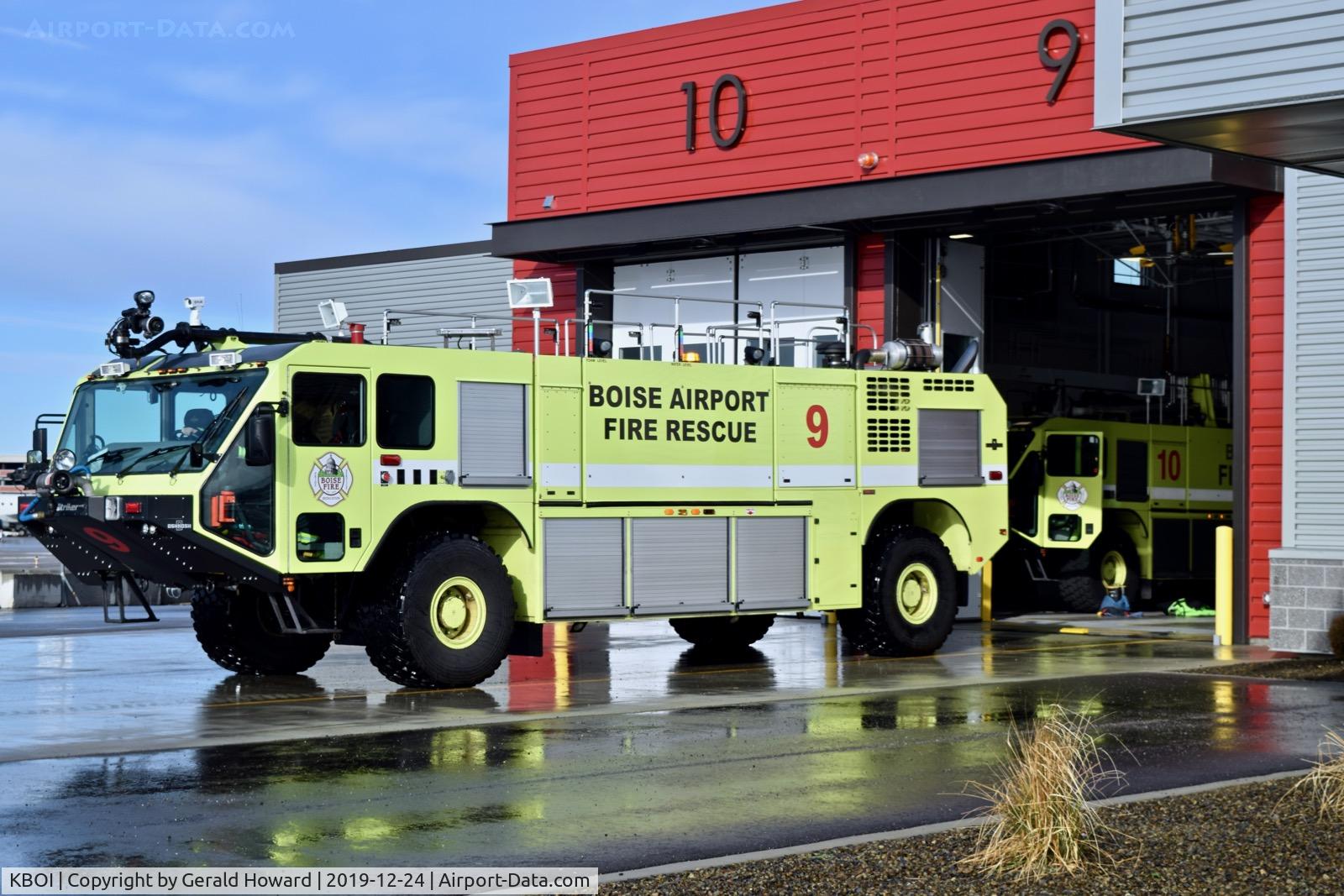 Boise Air Terminal/gowen Fld Airport (BOI) - ARFF 9 backing into the garage.