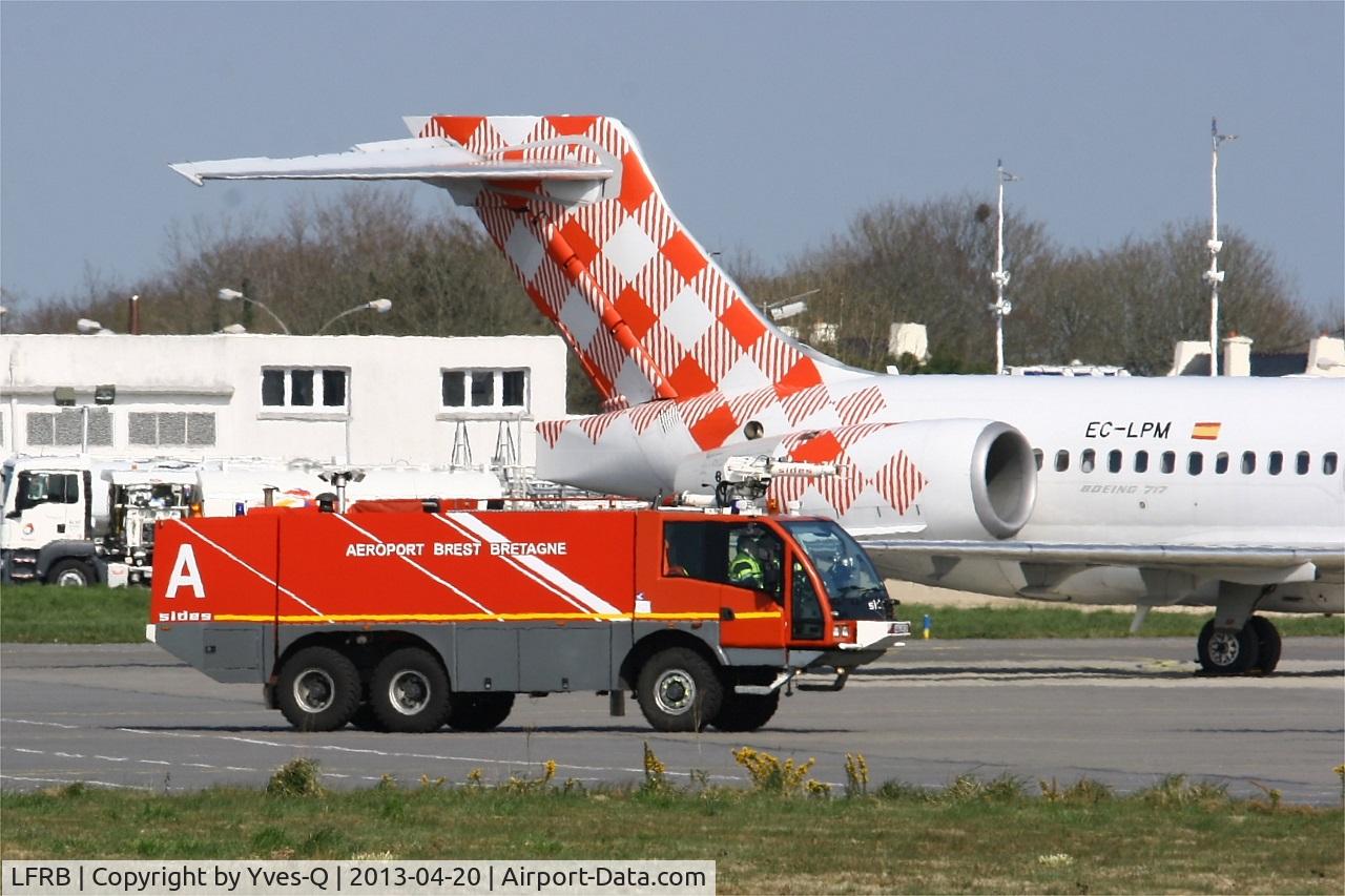 Brest Bretagne Airport, Brest France (LFRB) - Fire truck, Brest-Bretagne airport (LFRB-BES)