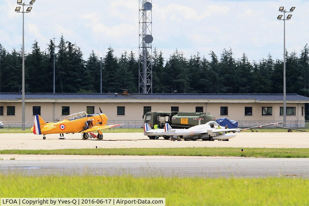 LFOA Airport - Avord air base 702 (LFOA)