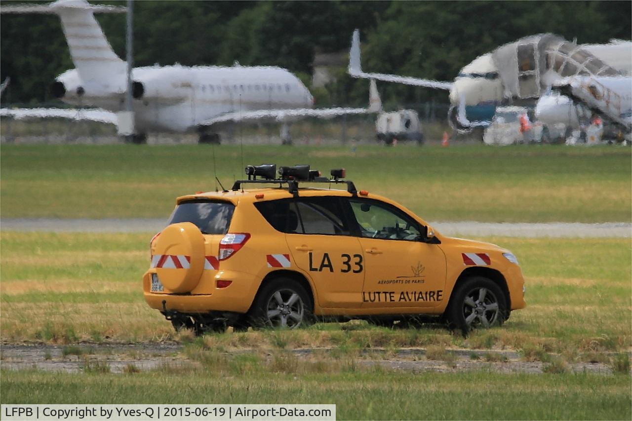 Paris Airport,  France (LFPB) - Bird strike hazard, Paris-Le Bourget (LFPB-LBG) Aerosalon