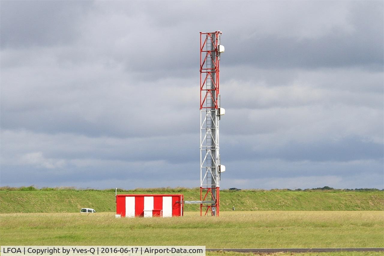 LFOA Airport - Avord air base 702 (LFOA)