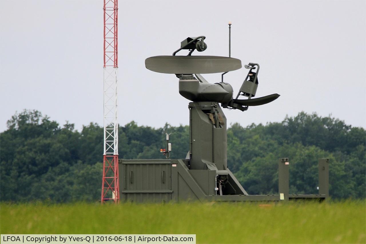 LFOA Airport - Avord air base 702 (LFOA)