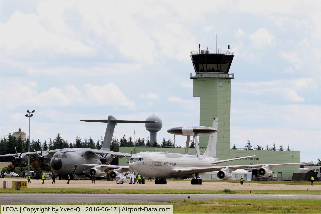 LFOA Airport - Avord air base 702 (LFOA)