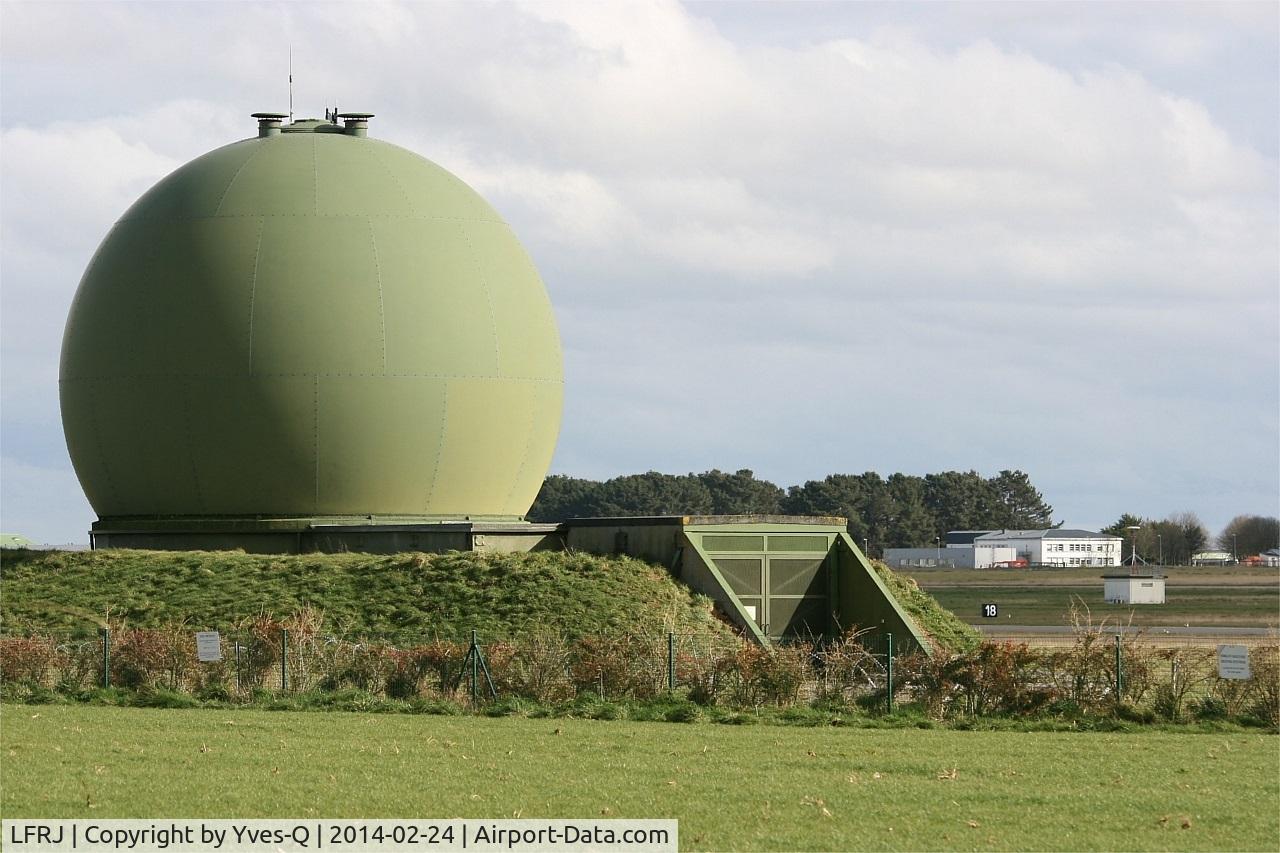 Landivisiau Airport, Landivisiau France (LFRJ) - Landivisiau naval air base (LFRJ)