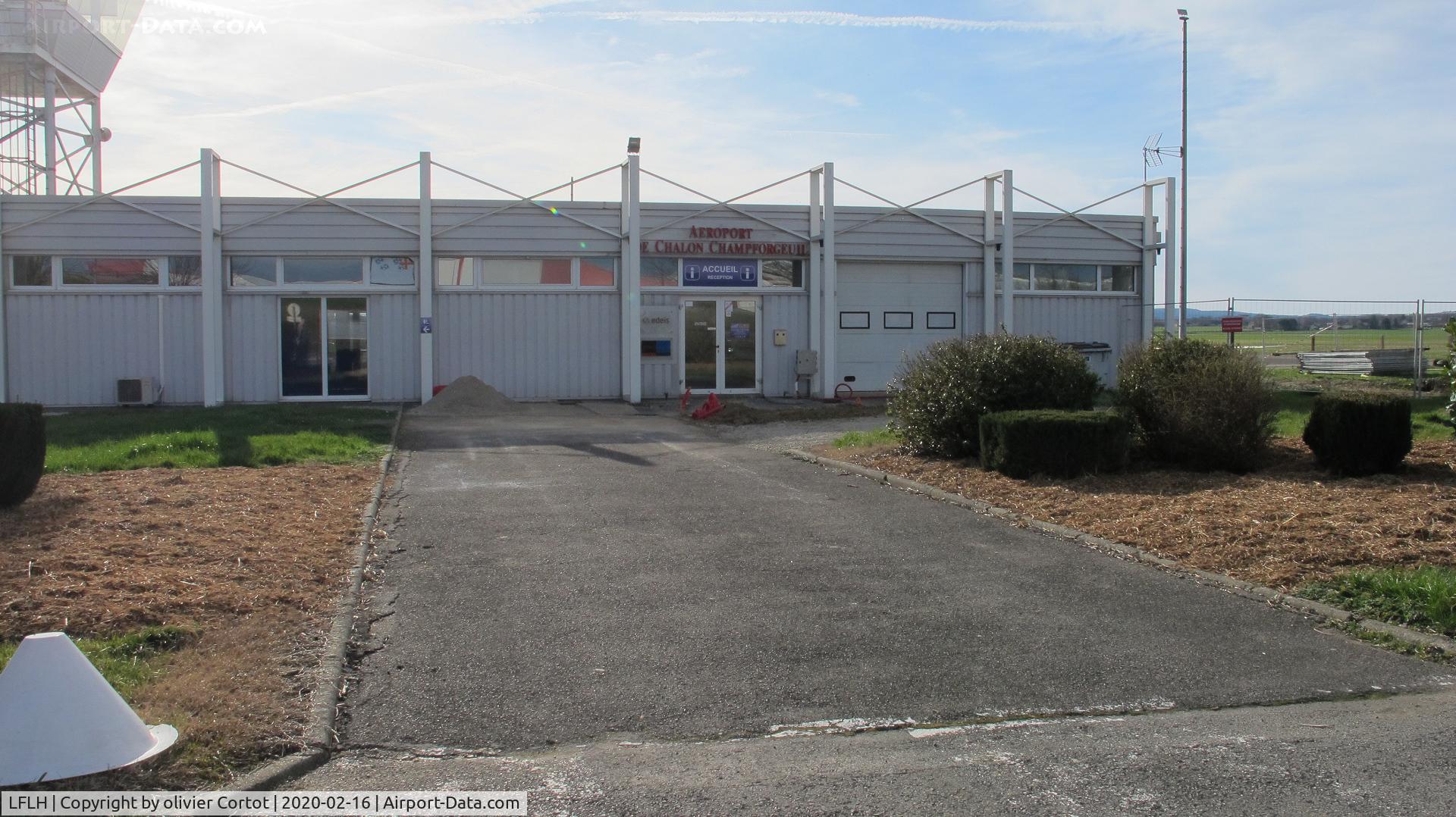 Chalon Champforgeuil Airport, Chalon France (LFLH) - the terminal