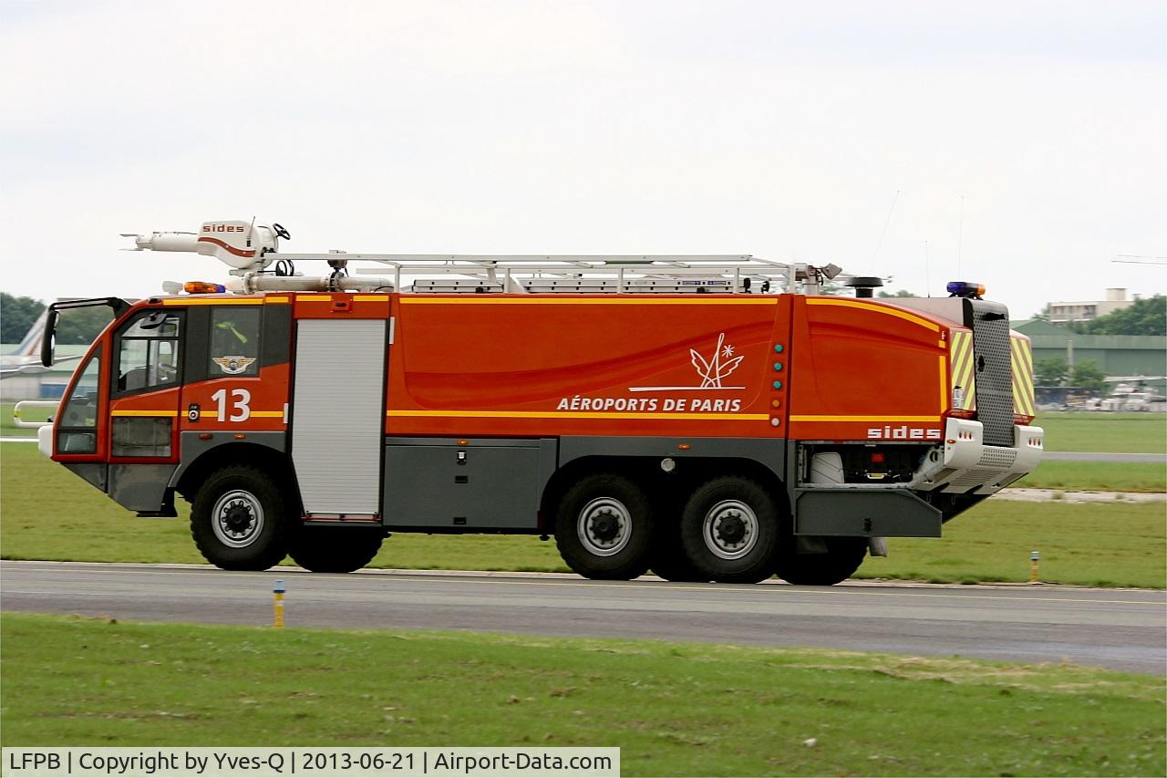 Paris Airport,  France (LFPB) - Fire truck, Paris-Le Bourget (LFPB-LBG)