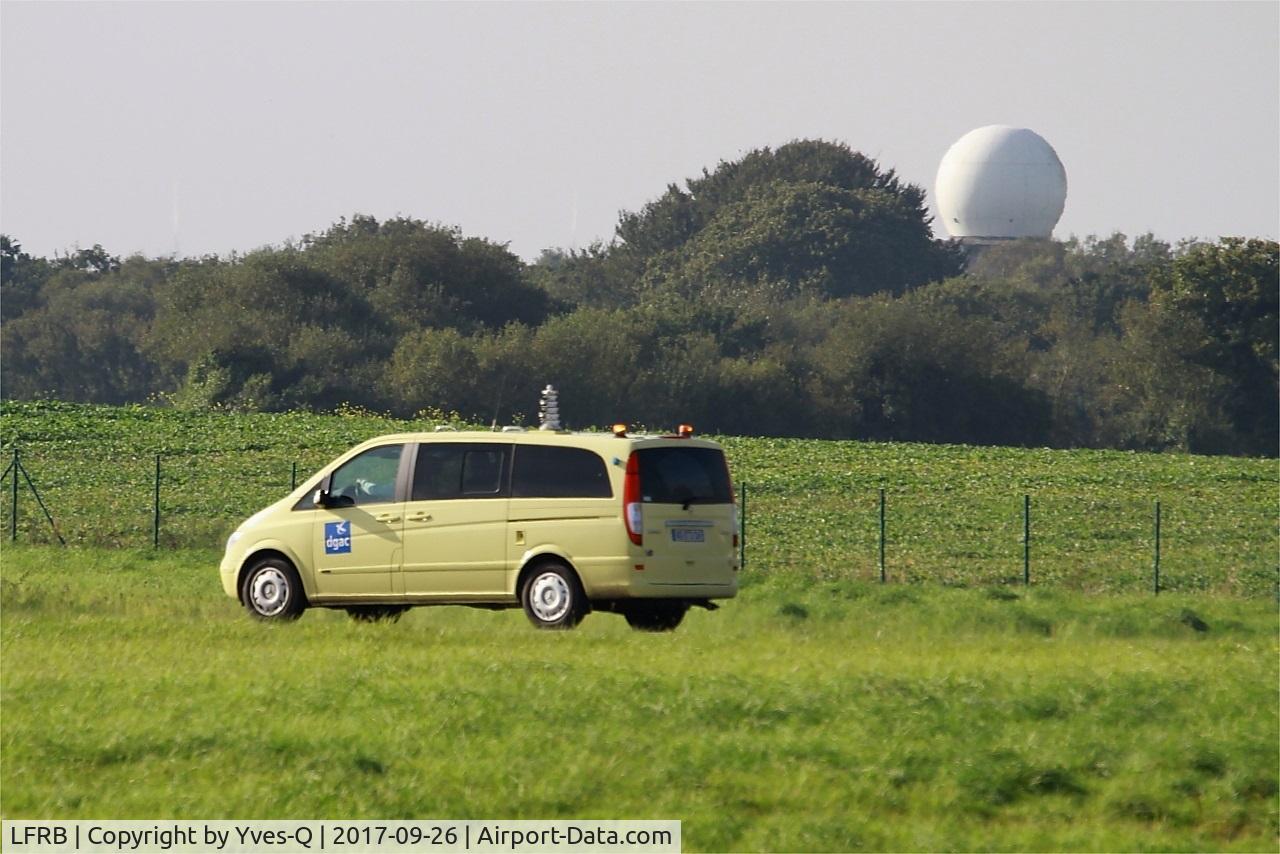 Brest Bretagne Airport, Brest France (LFRB) - ILS calibration rwy 07R-25L, Brest-Bretagne airport (LFRB-BES)