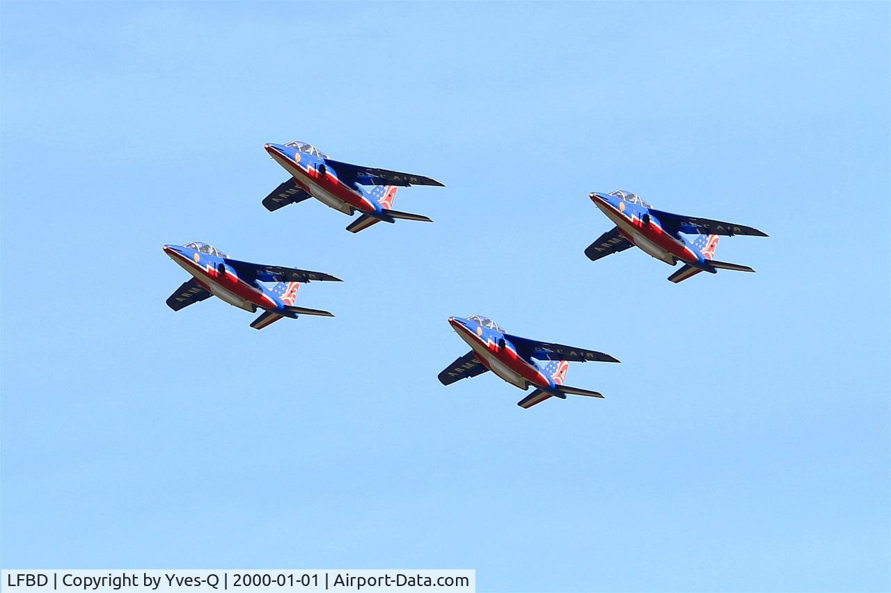 Bordeaux Airport, Merignac Airport France (LFBD) - Patrouille de france, Take off rwy 23, Bordeaux Mérignac airport (LFBD-BOD)