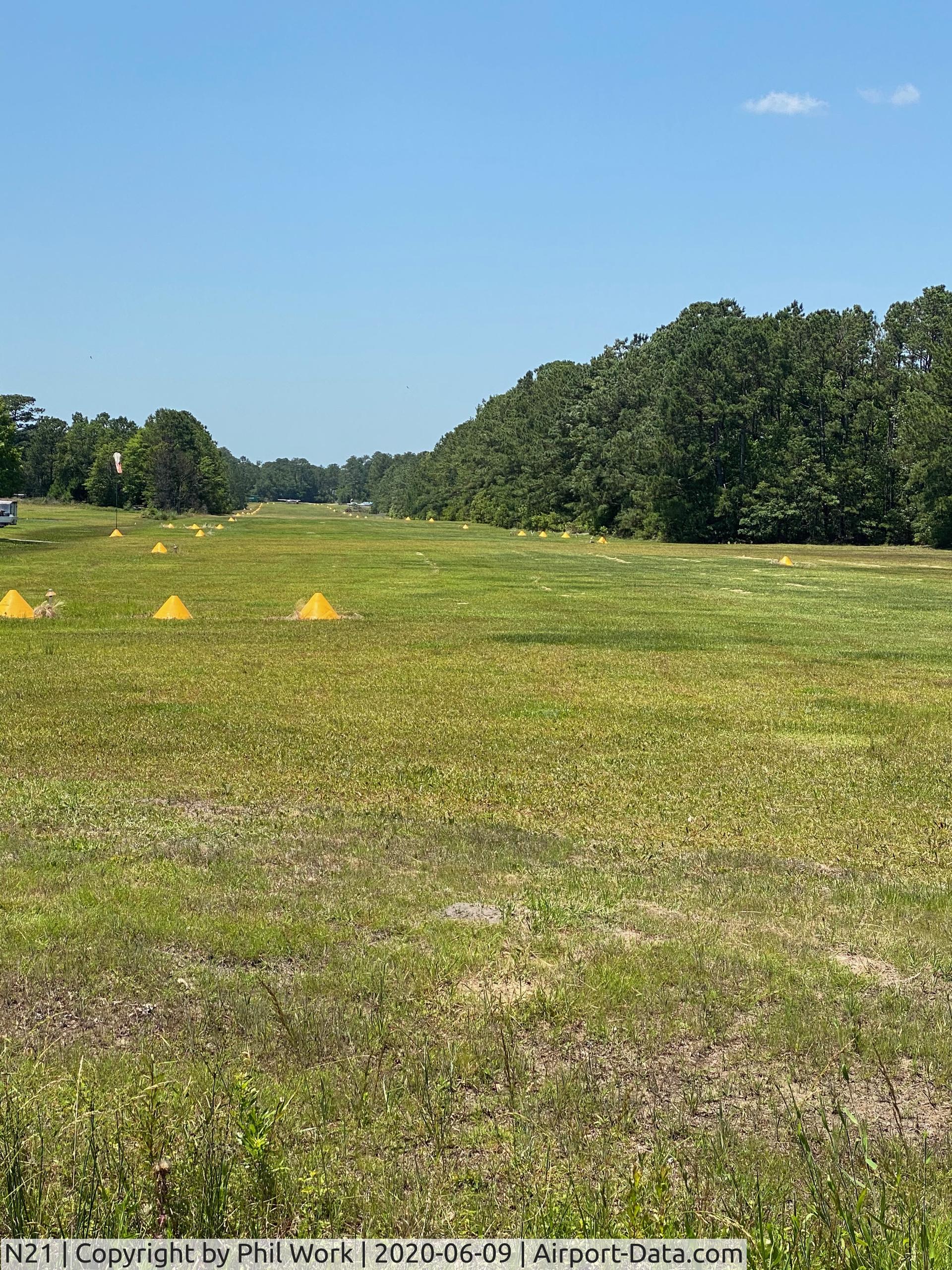 Holly Ridge/topsail Island Airport (N21) - Looking NW up Rwy 32
