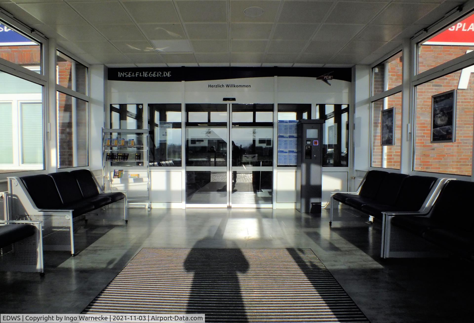 EDWS Airport - entering the terminal at Norden-Norddeich airfield