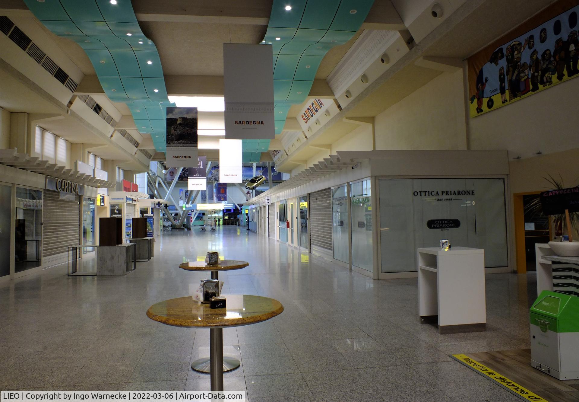 Olbia Airport, Costa Smeralda Airport Italy (LIEO) - inside the main terminal of Olbia/Costa Smeralda airport looking towards the arrivals hall
