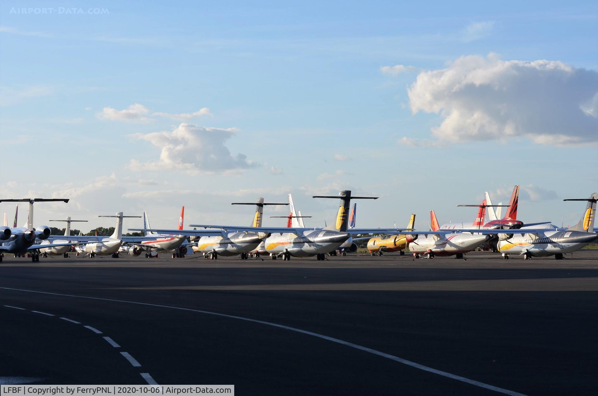 LFBF Airport - Francazal apron overview