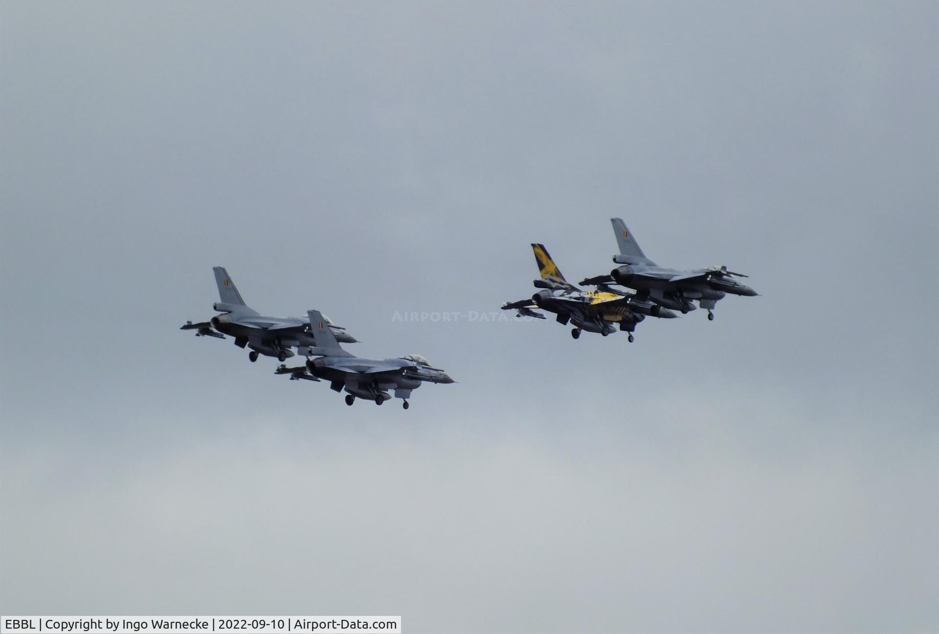 Kleine Brogel Air Base Airport, Kleine Brogel Belgium (EBBL) - complete Thundertigers F-16 display team at the 2022 Sanicole Spottersday at Kleine Brogel air base